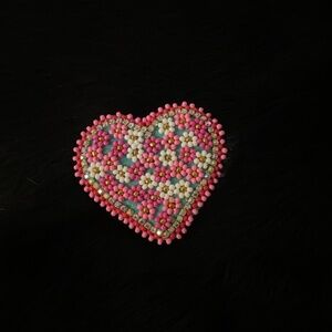 Aboriginal bead heart shaped popsocket